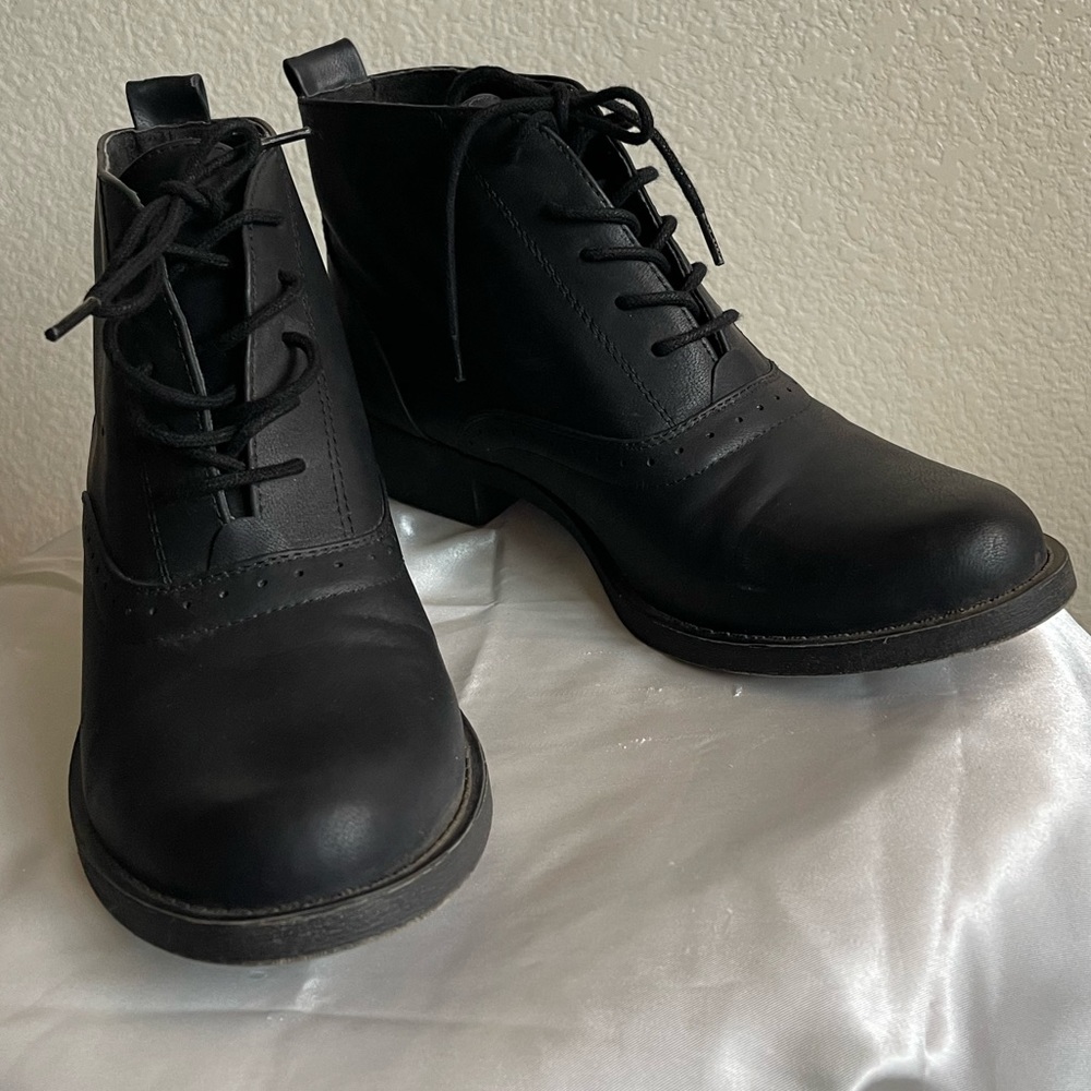 Unleashed black booties 9.5